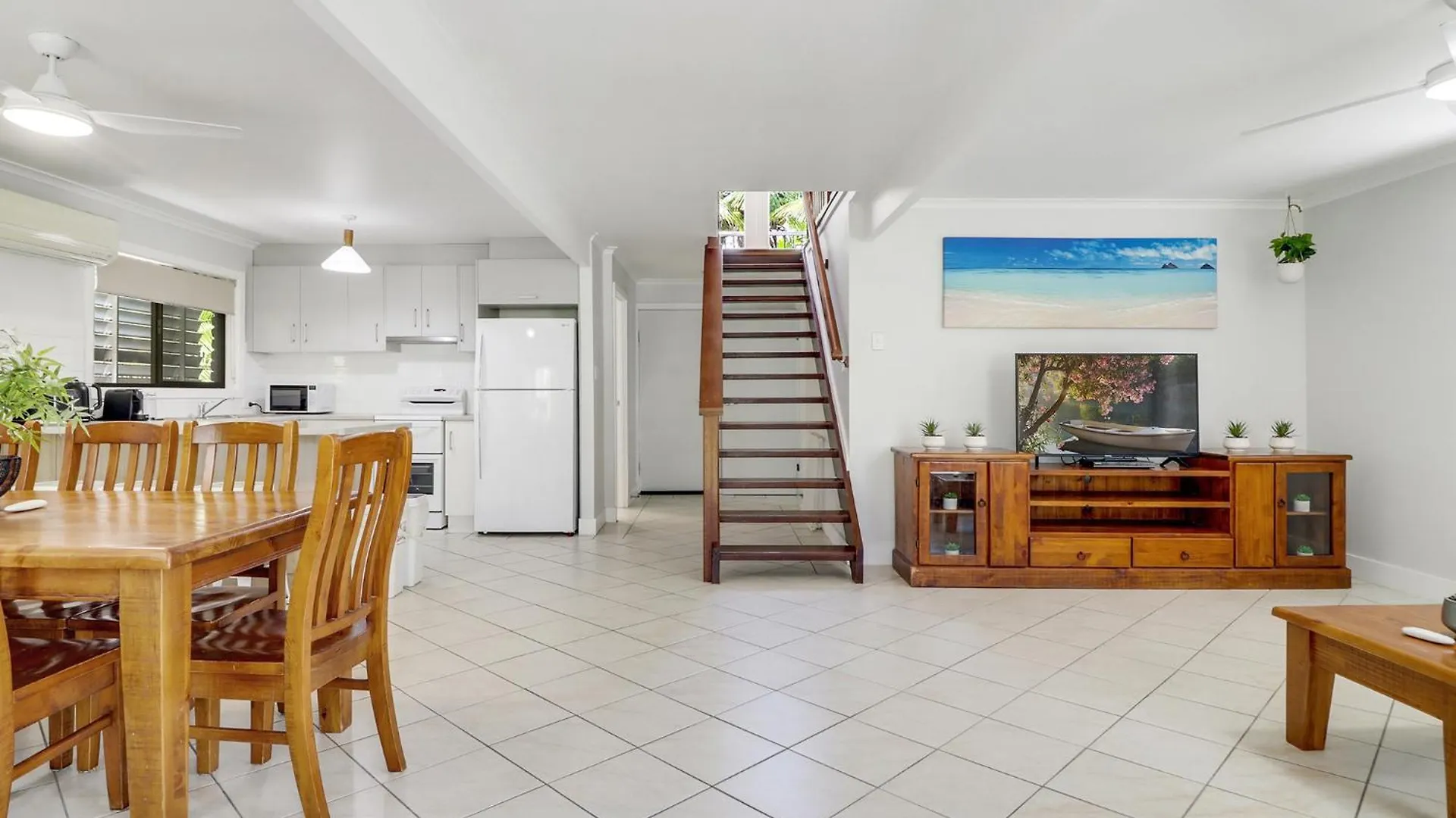 Villa A- Frame On Ferguson! Emu Park 0*,  Australien